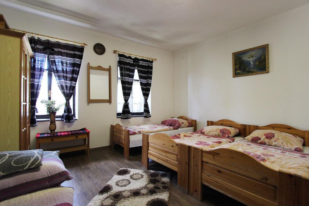 Toldi Vendeghaz Hotel Felsotold Exterior photo